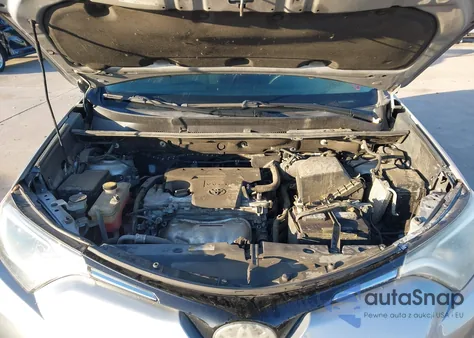 2017 Toyota Rav4 Xle z USA, uszkodzony, nr VIN 2T3WFREV3HW330854